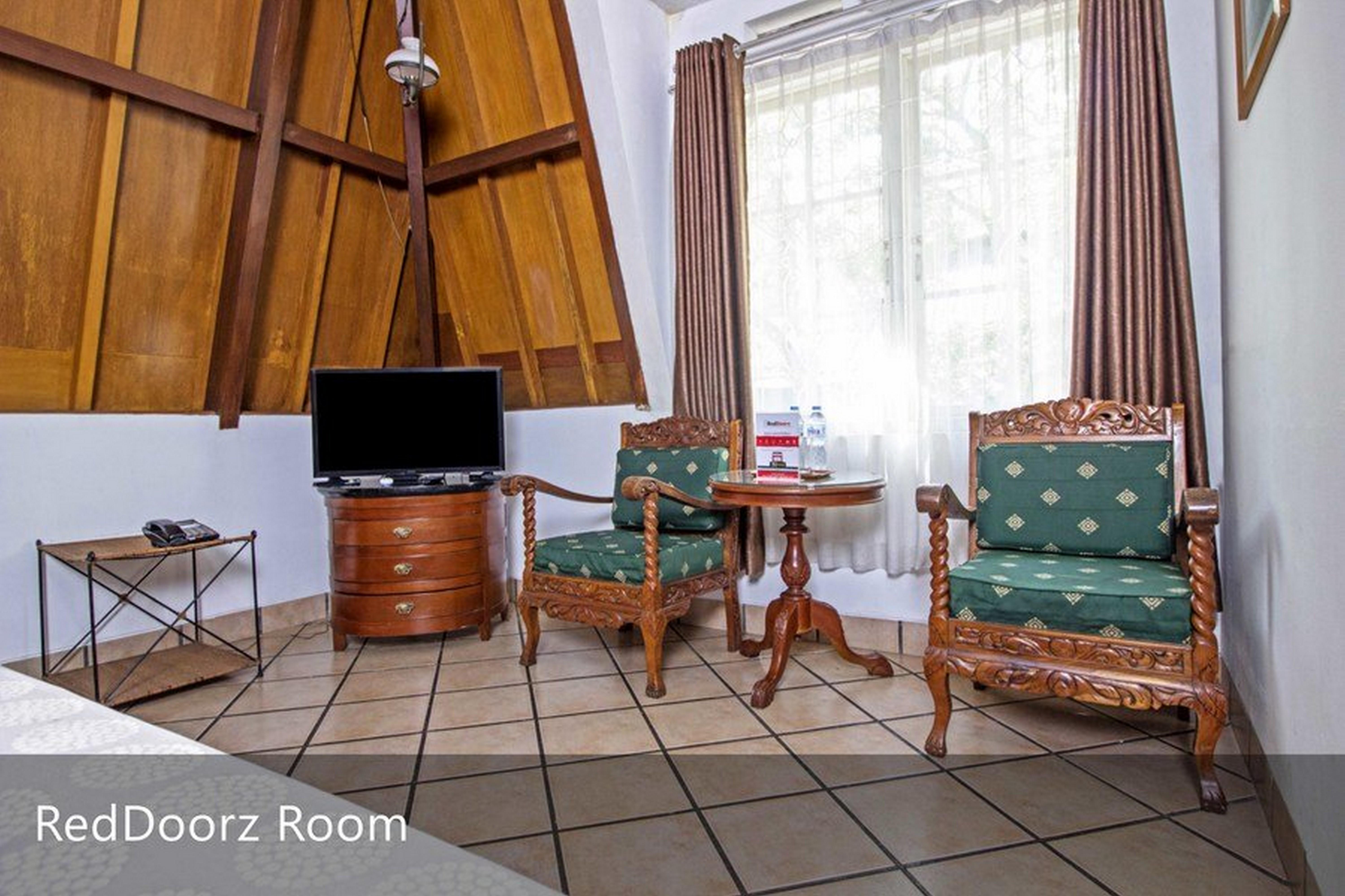 Reddoorz Plus Near Parahyangan University Bandung Buitenkant foto
