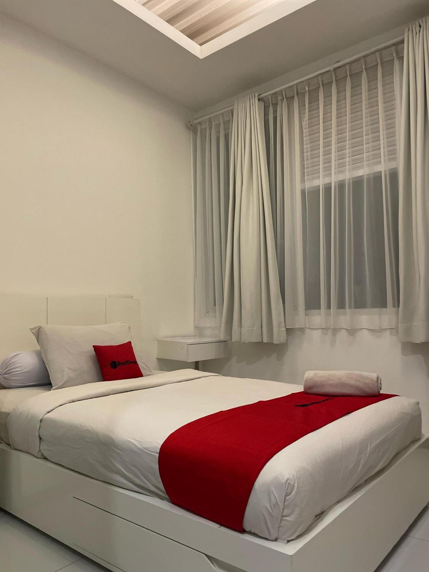 Reddoorz Plus Near Parahyangan University Bandung Buitenkant foto
