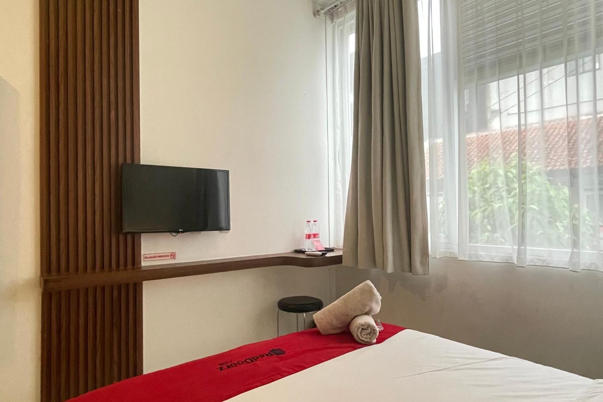 Reddoorz Plus Near Parahyangan University Bandung Buitenkant foto