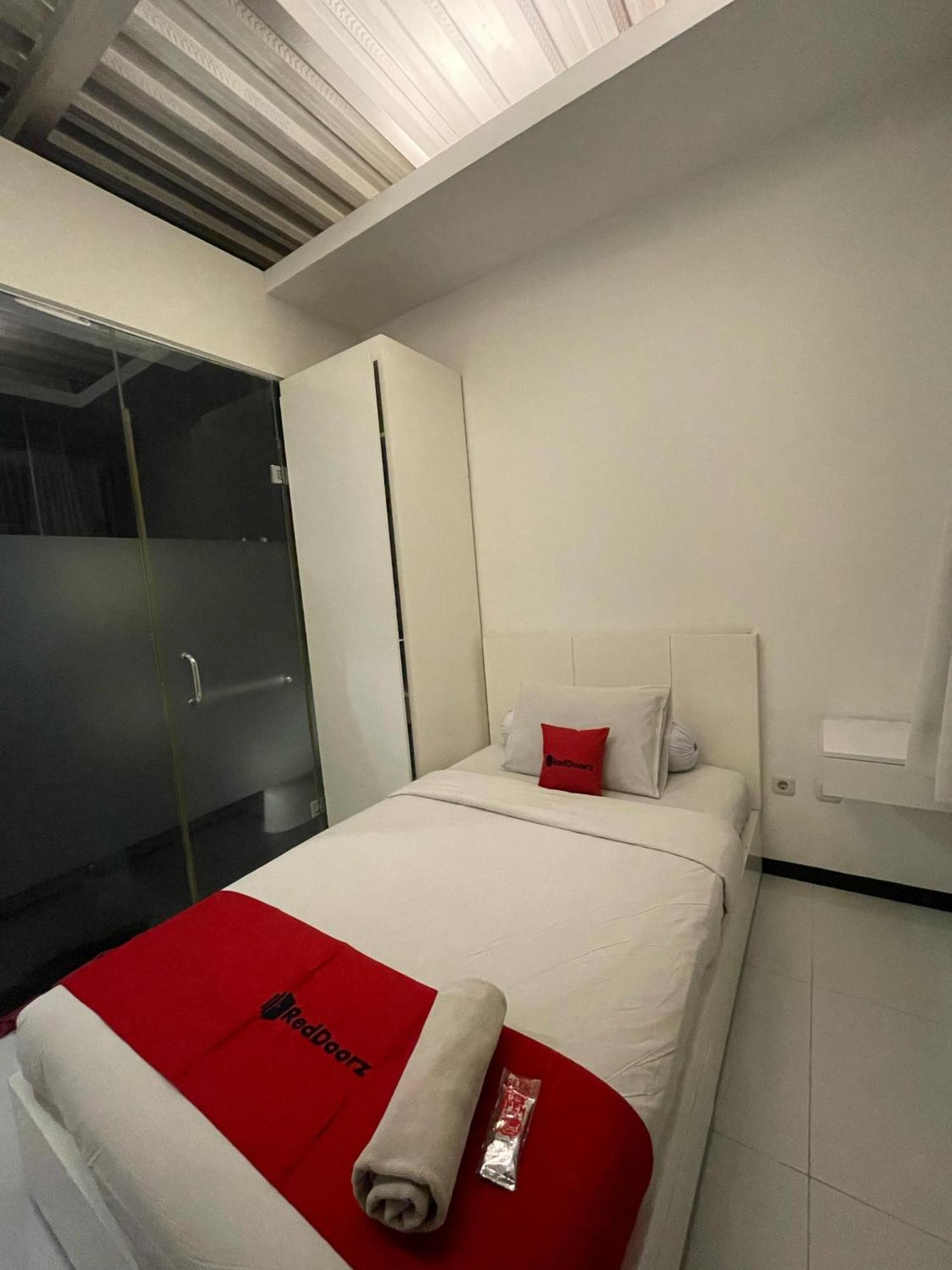 Reddoorz Plus Near Parahyangan University Bandung Buitenkant foto