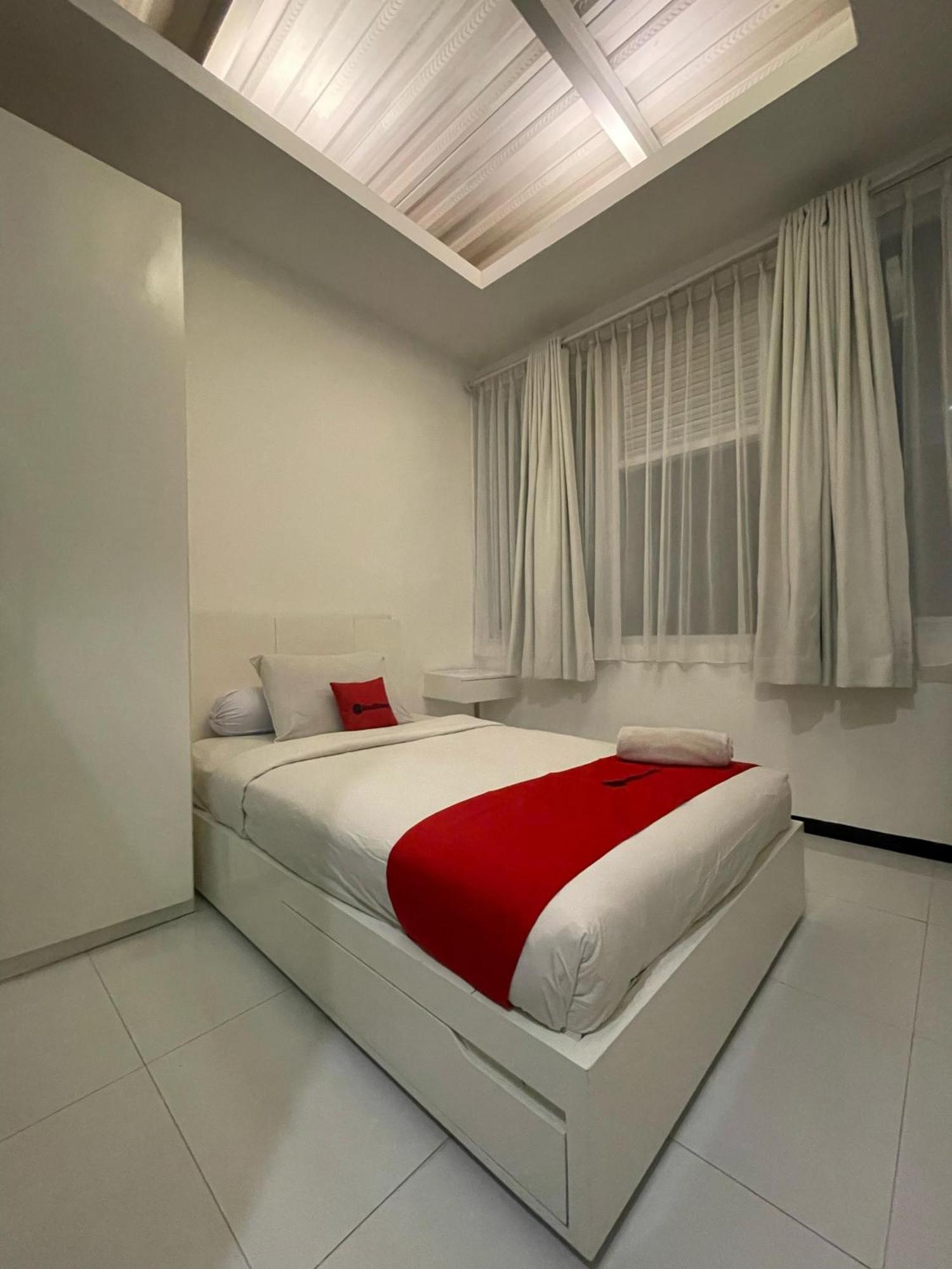 Reddoorz Plus Near Parahyangan University Bandung Buitenkant foto
