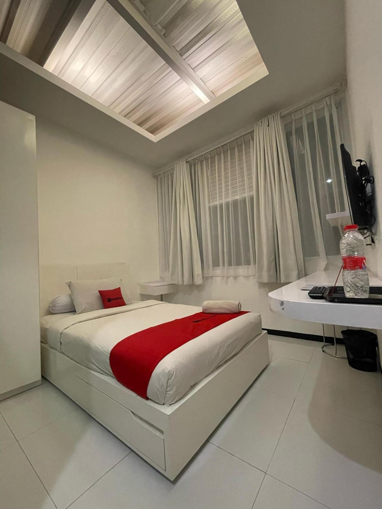 Reddoorz Plus Near Parahyangan University Bandung Buitenkant foto