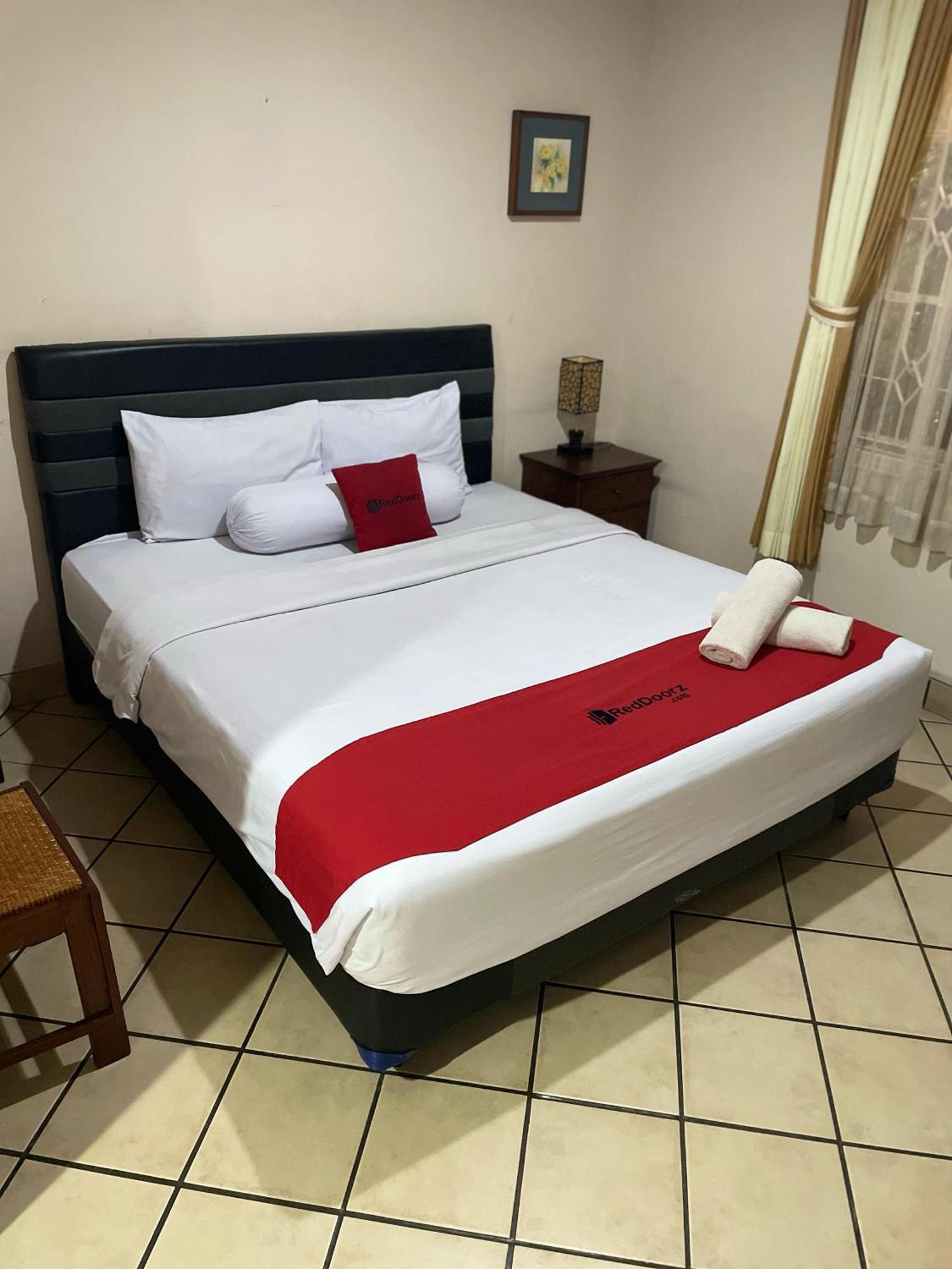 Reddoorz Plus Near Parahyangan University Bandung Buitenkant foto