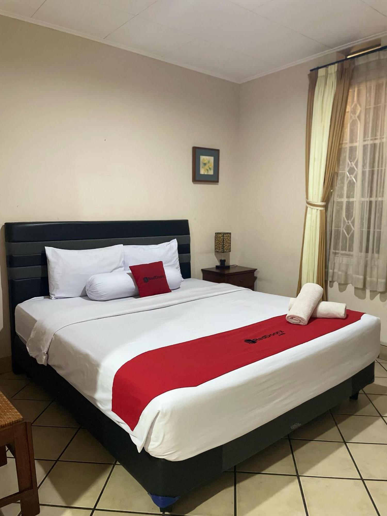 Reddoorz Plus Near Parahyangan University Bandung Buitenkant foto
