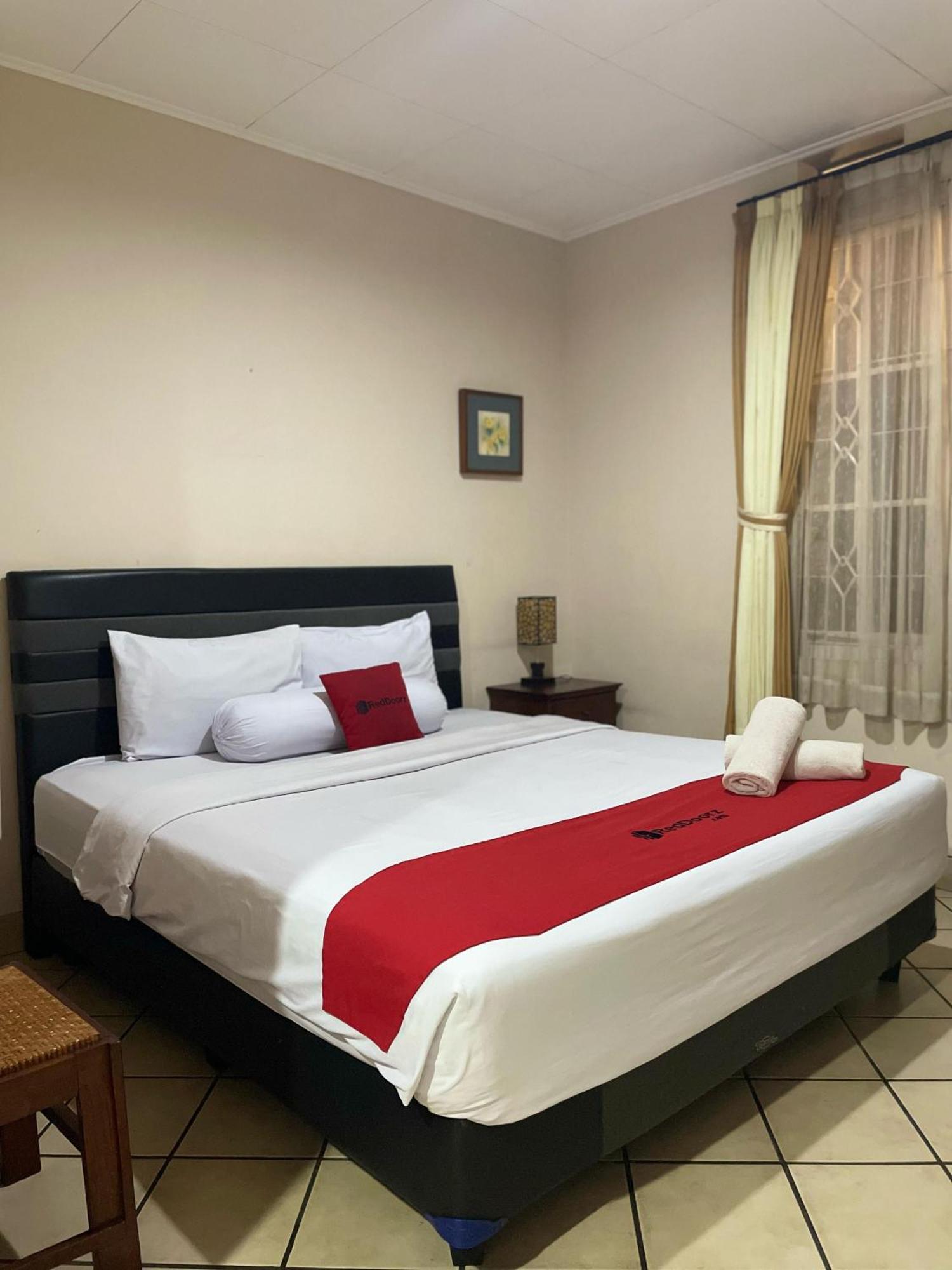 Reddoorz Plus Near Parahyangan University Bandung Buitenkant foto