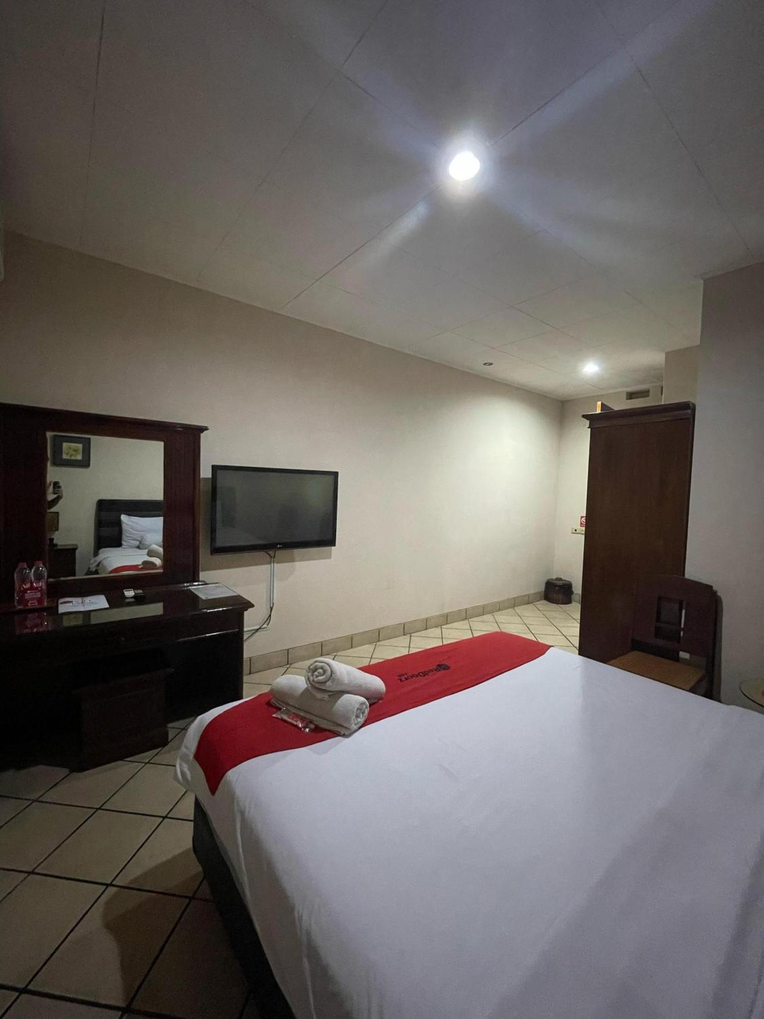 Reddoorz Plus Near Parahyangan University Bandung Buitenkant foto