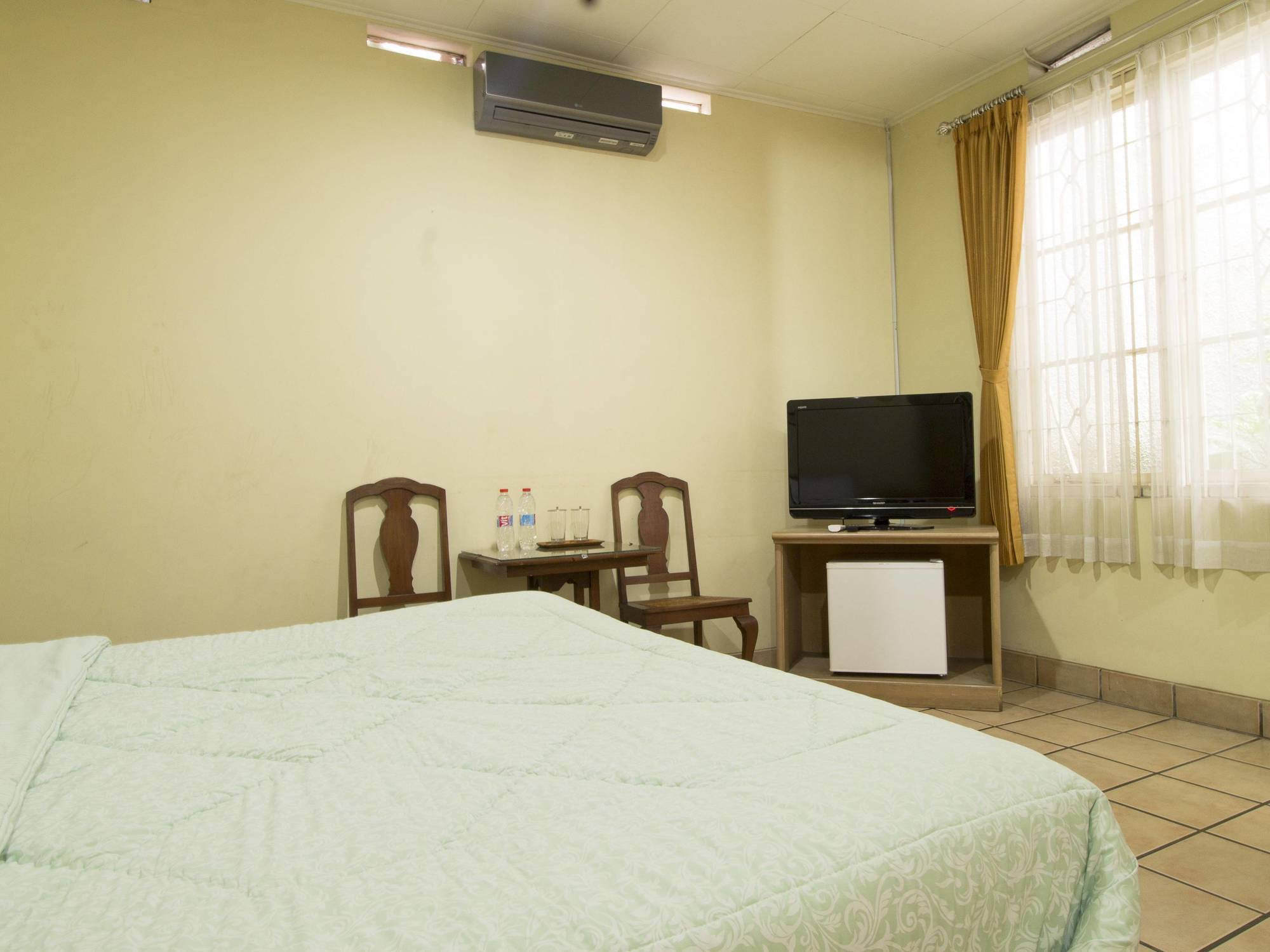 Reddoorz Plus Near Parahyangan University Bandung Buitenkant foto