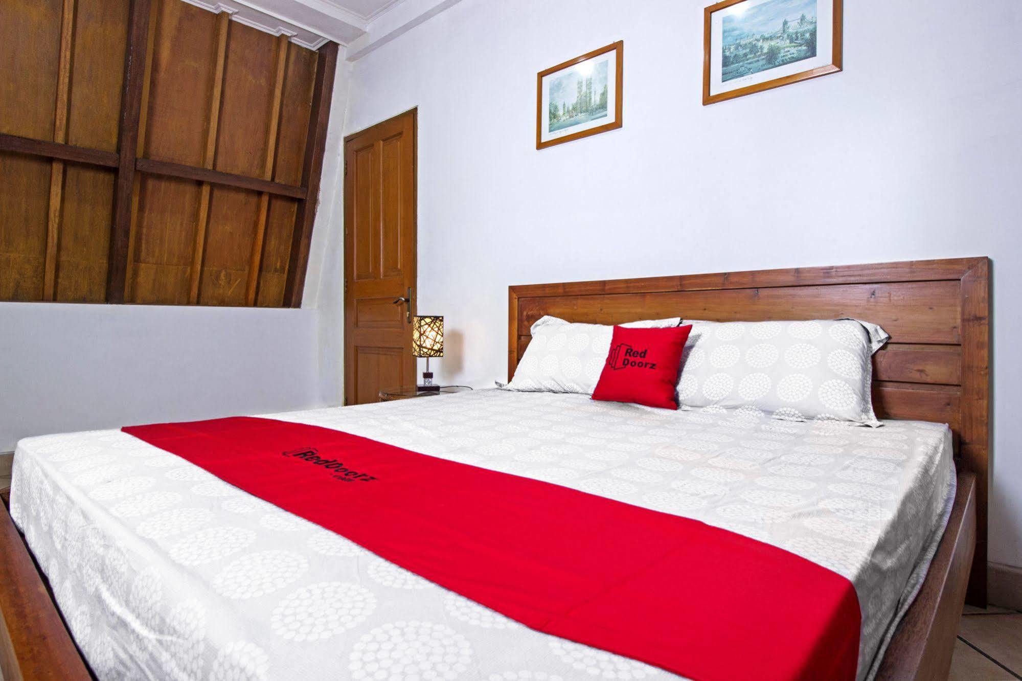 Reddoorz Plus Near Parahyangan University Bandung Buitenkant foto